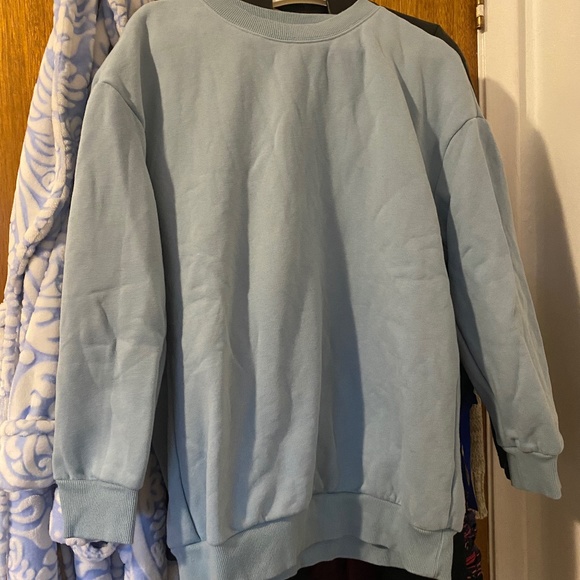 Blue crewneck sweater from SHEIN - Picture 1 of 2